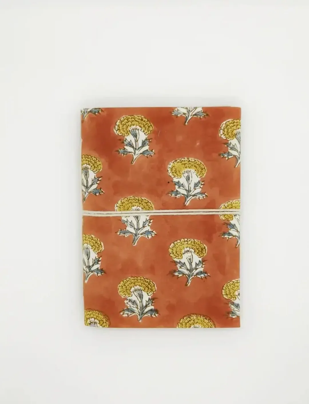Quaderno 10x15cm con stampa indiana a blocchi in colore arancione - Indispensabile! 1 Quaderno 10x15cm con stampa indiana a blocchi in colore arancione - Indispensabile!