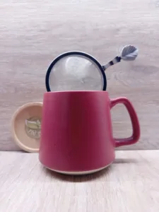 tazza youtea colore borgogna con filtro e coperchio in bambu2