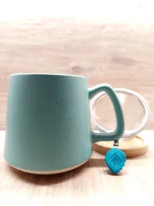 tazza da te stoneage youtea colore turchese con filtro e coperchio in bambu3